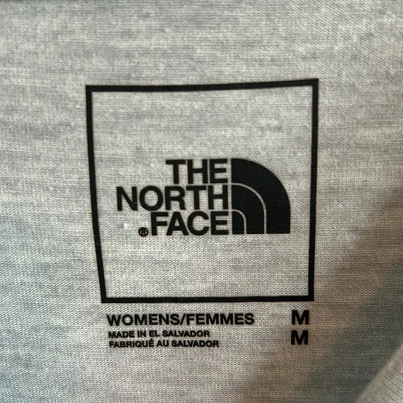 *SOLD* The North Face Top, Size Medium - Picture 3 of 7